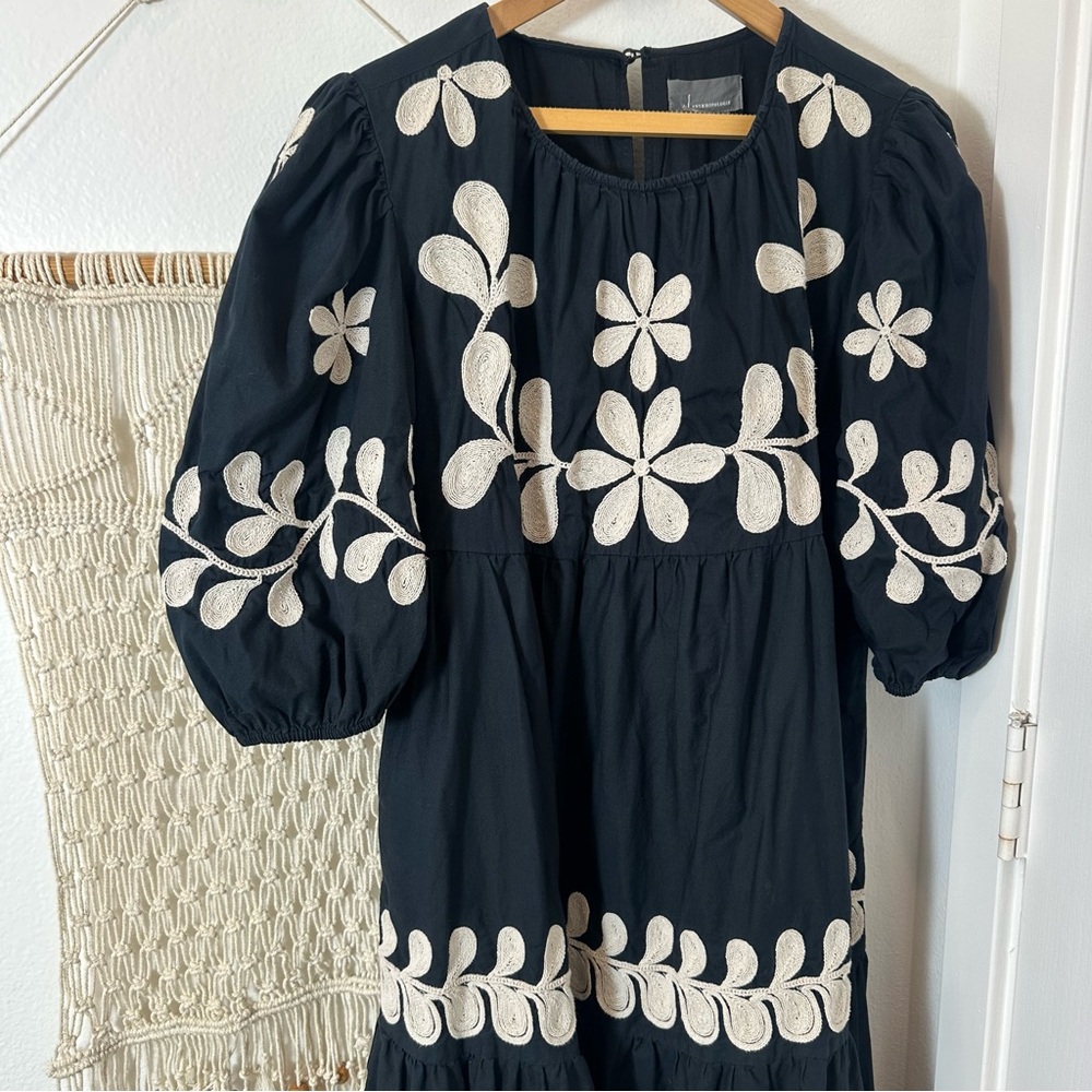 Anthropologie Embroidered Puff-Sleeve Midi Black Cream Sold Out Dress Medium - Picture 3 of 14
